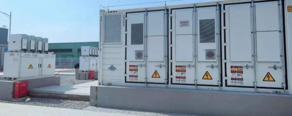 GreenMore's outdoor commercial and industrial large-scale containerized energy storage system and inverter equipment (real-life example).